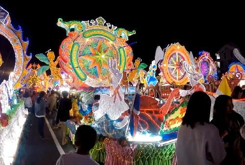 Bild Das Sternenfest in Sakon Nakhon Licht auf die Christen