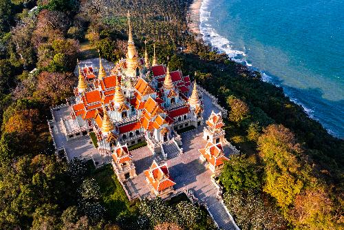 Bild Prachuap-Khiri-Khan in Das Herz Thailands - Kultur, Geschichte, Shopping, Feiern und Baden - Prachuap Khiri Khan - Thailands ruhige Kstenperle