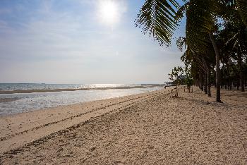 Bang Saen Beach - Bild 3 - mit freundlicher Genehmigung von Depositphotos 