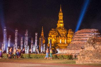 Light and Love - Light Up Sukhothai - Bild 2 - mit freundlicher Genehmigung von Depositphotos 