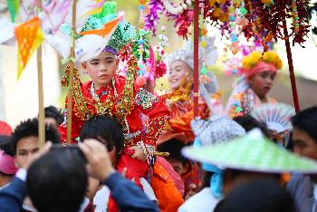 Poi Sang Long Festival (ปอยส่างลอง) - Bild 3 - mit freundlicher Genehmigung von Depositphotos 