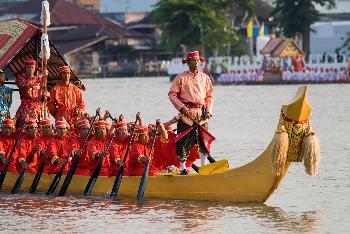 Royal Barge Procession - Bild 1