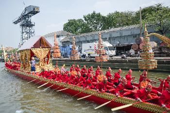 Royal Barge Procession - Bild 2