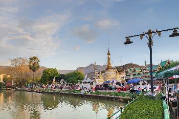 Wat Chong Kham  - Bilder von Gehhard Veer - Bild 1 - mit freundlicher Genehmigung von Veer 