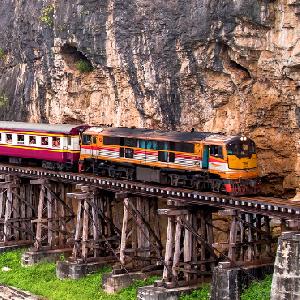 Eisenbahn fahren in Thailand, langsam aber sicher und oft pnktlich