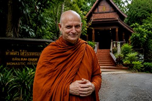 Bild Historischer Moment: Engländer wird Somdet-Mönch in Thailand