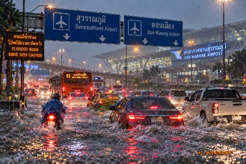 Bild Hochwasser in Bangkok: Was Flugreisende unbedingt beachten sollten