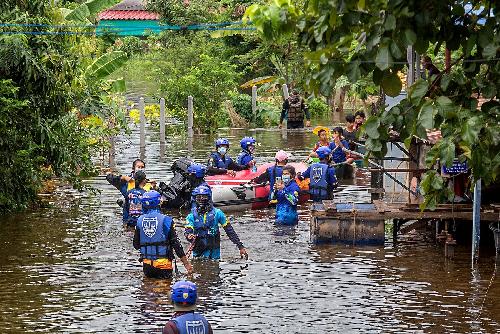 Bild Hochwasserlage: Gesundheits- und Notfallmanahmen