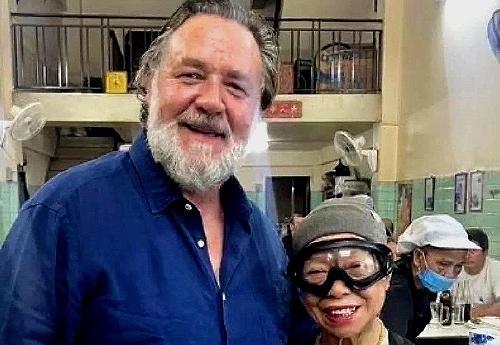 Bild Hollywood trifft Straenkche: Russell Crowe in Bangkok