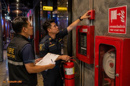 Bild Nach Brandkatastrophe: Bangkok schließt dutzende Bars und Clubs