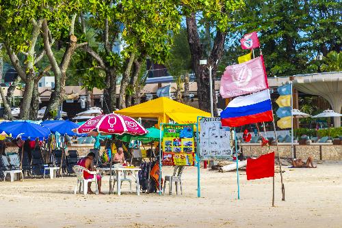 Bild Phuket schaut auf Unternehmen mit ausländischen Eigentümern