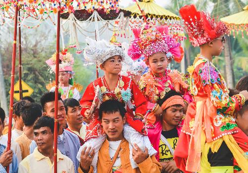 Bild Poi Sang Long - Das farbenprchtige Novizen-Festival der Shan