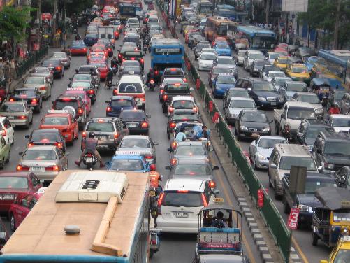 Reichlich Feiertage und chaotischer Verkehr im April  Thailand