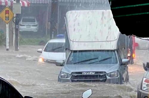Bild Schweres Unwetter am Wochenende auf Phuket