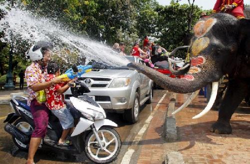 Songkran-Festival - Eine Feier, die in die Verlngerung geht Thailand