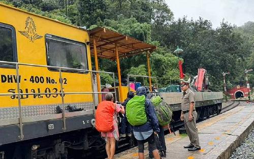 Bild Thailand: 50 Touristen aus Doi Khun Tan Nationalpark gerettet