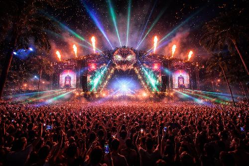 Bild Thailand dreht komplett auf: Tomorrowland & EDC im Doppelpack