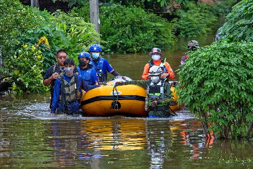 Thailand kmpft gegen berschwemmungskatastrophe - Reisenews Thailand - Bild 1  Gerhard Veer