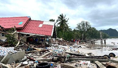 Wellen reien mehrere Huser auf Koh Libong ab - Reisenews Thailand - Bild 1